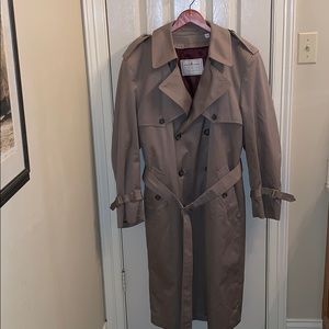 Towne London Fog Men’s Trench Coat  Sz 44 Reg